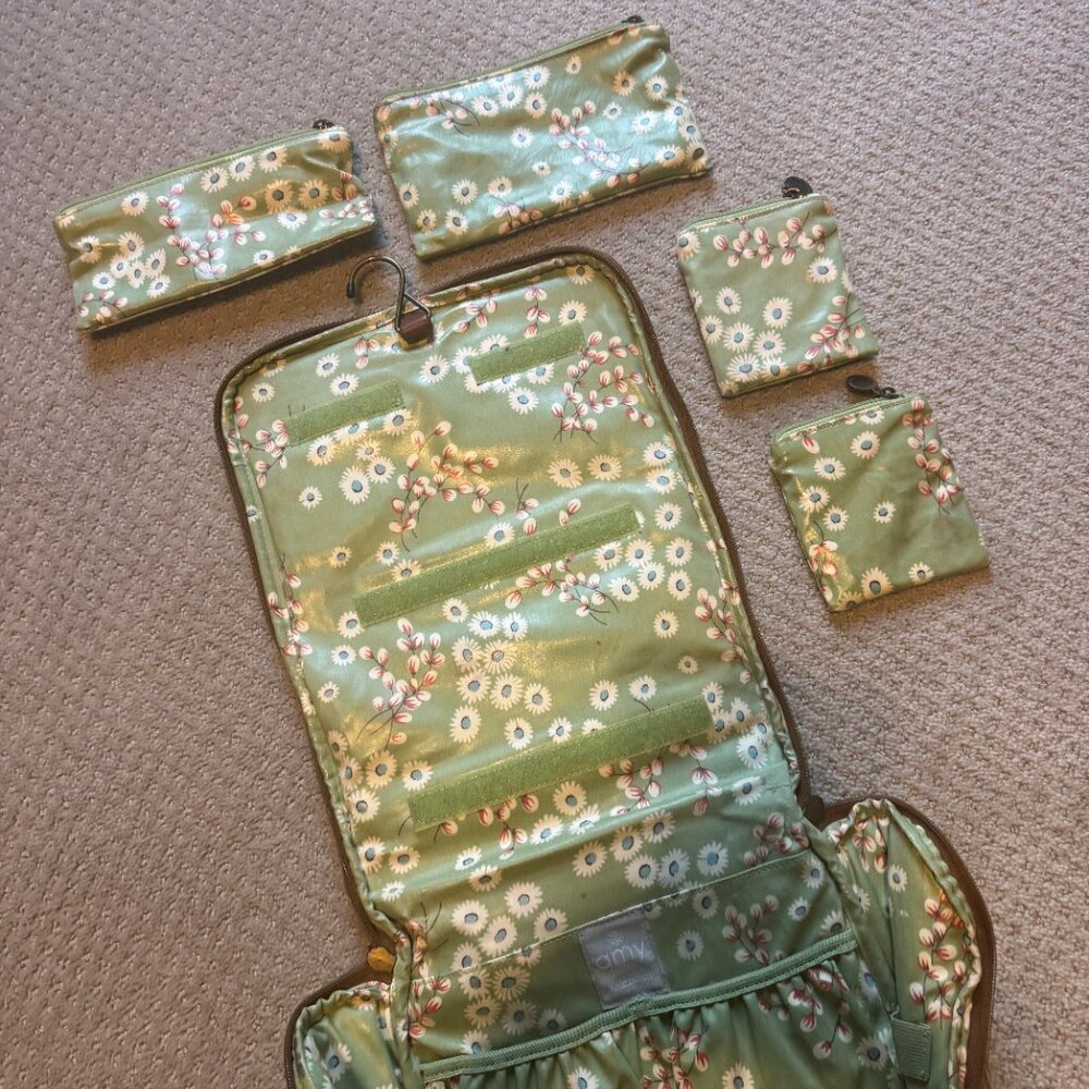 Amy Butler hanging toiletries bag - Picture 4 of 5
